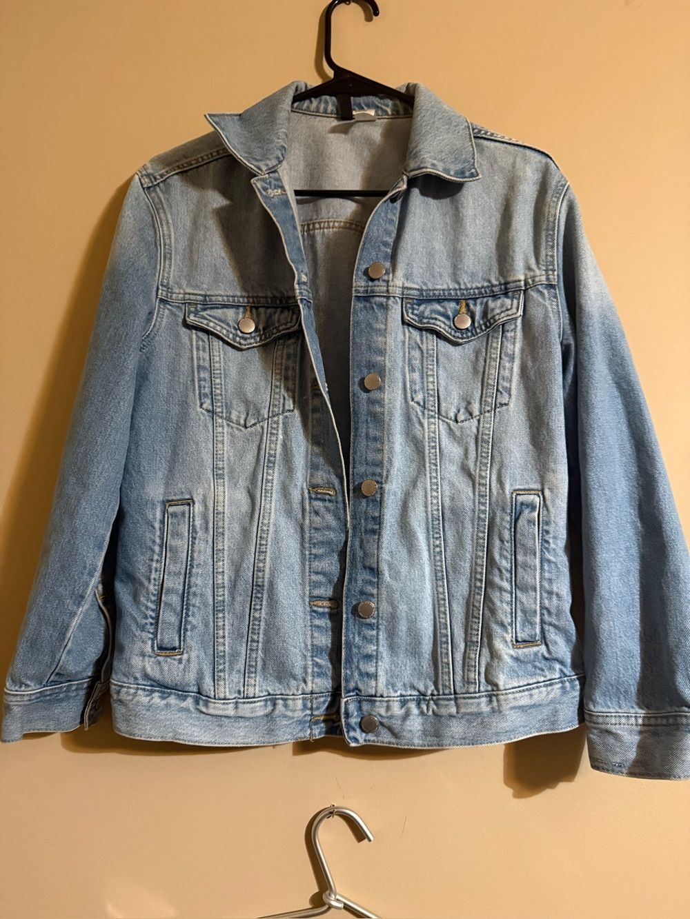 Divided H&M size medium Classic Light Blue Denim Jacket - women jeans jacket